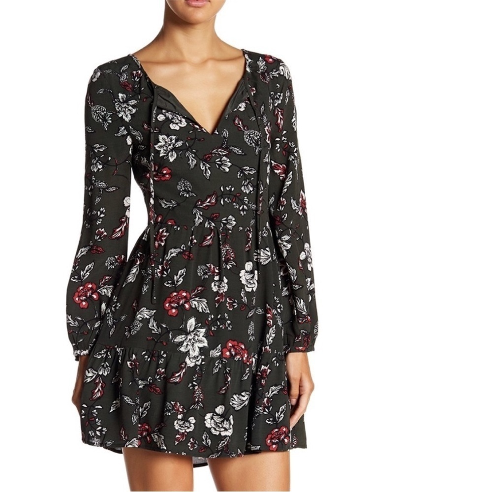 NWT Cupcakes and Cashmere Cayleen Peasant Dress